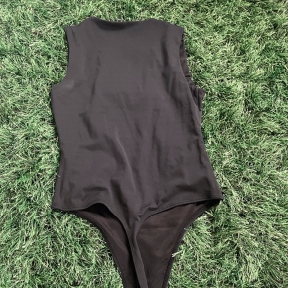 NEVER WORN - Picture 3 of 3